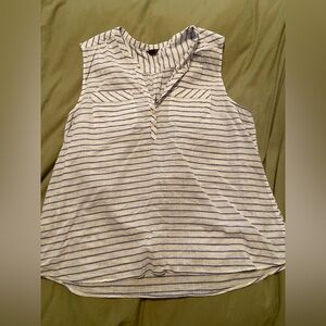 Eddie Bauer - Sleeves white top with purple stripes